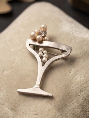 Vintage Pearls & Rhinestone Cocktail Glass Brooch
